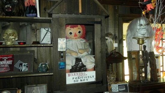 Híres paranormális nyomozók unokája figyelmezteti az embereket, ne zaklassák a természetfelettit