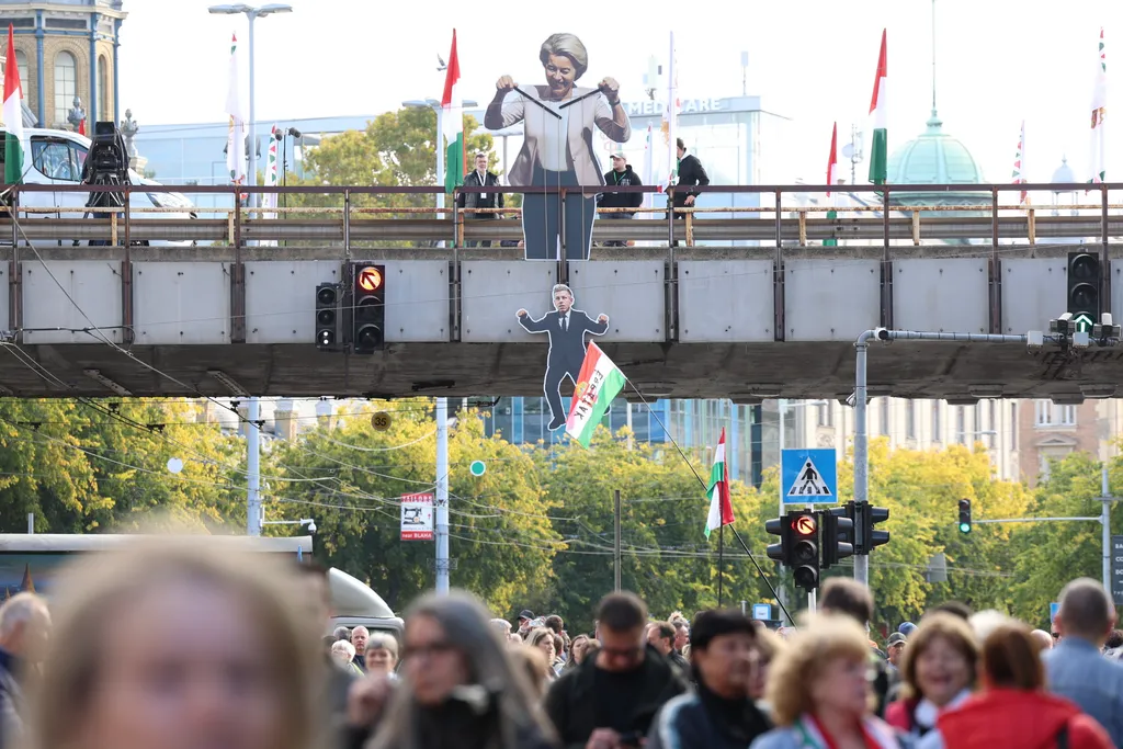 békemenet nyugati tér október 23