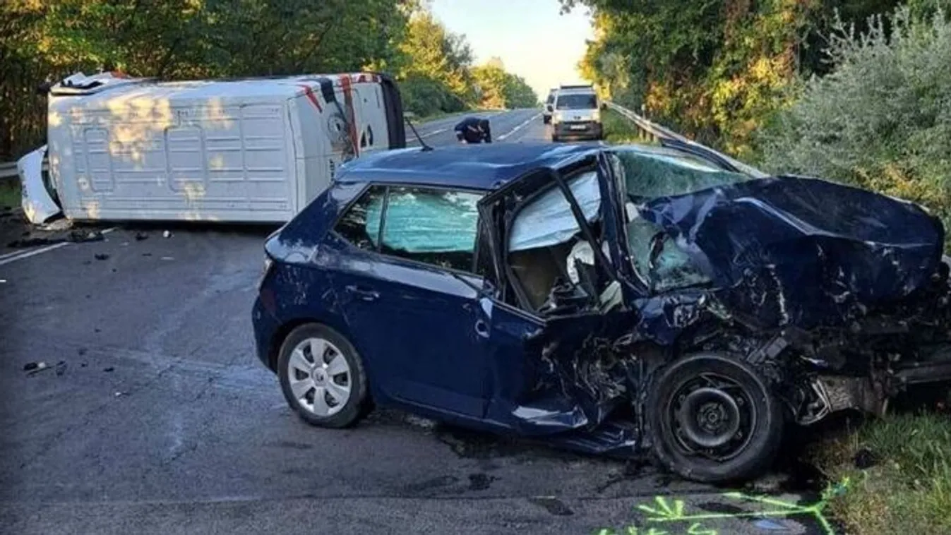 Brutális baleset Bonyhádnál – Semmi sem maradt az autóból