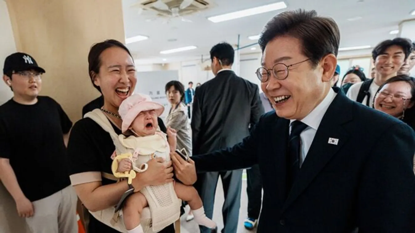 A koreai elnök rövidebb munkahéttől vár bababummot