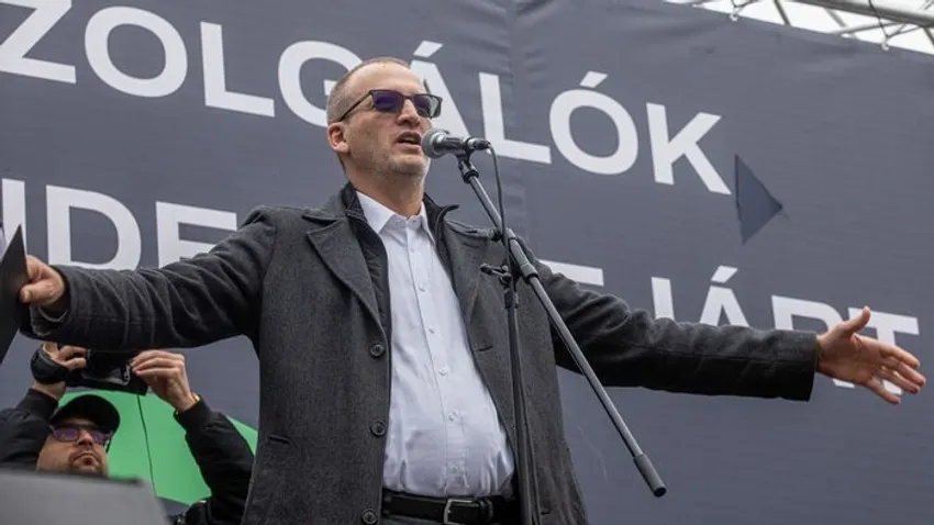 Hazaárulás felsőfokon: a Tisza teljesen behódolt Ukrajnának