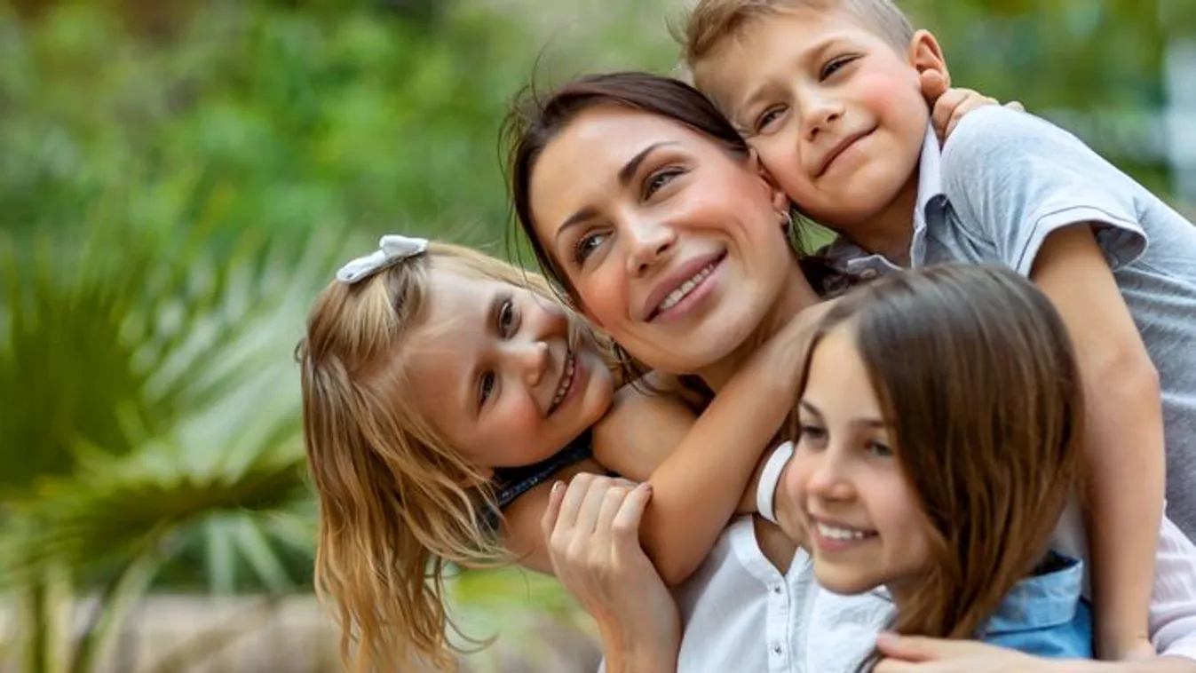 Adómentesség: az anyaság és a karrier nem ellentmondás!