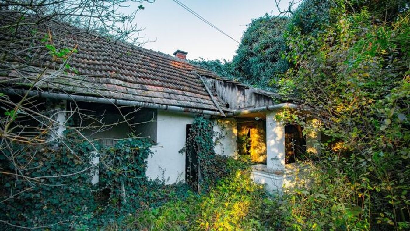 „Megölte szerelme öccsét” – rejtély: bő két évtizede áll üresen Marika néni otthona