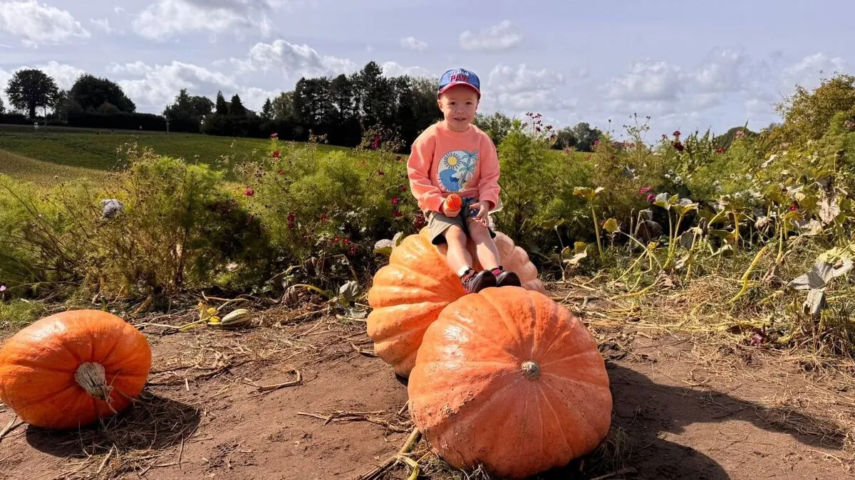 A Duchenne-szindróma Beninél úgy jelentkezett, hogy az átlagnál kissé ügyetlenebb volt a járása