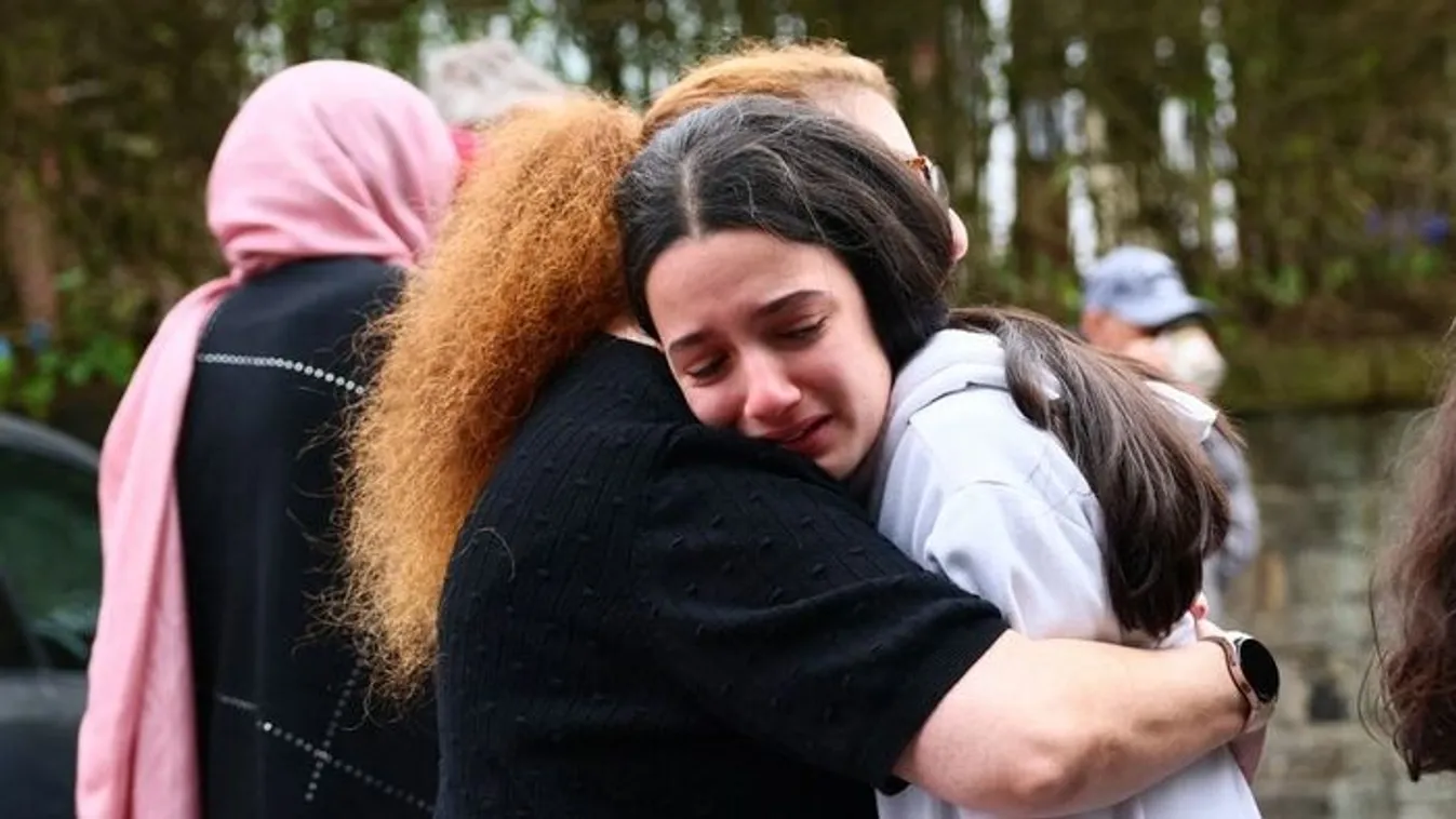 Késeléses és gázolásos támadás történt egy zsinagógánál