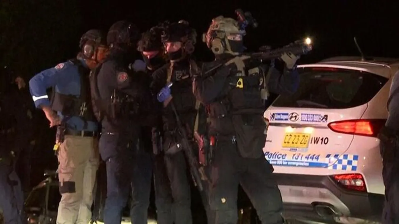 Autókra nyitott tüzet egy férfi, sokan megsérültek