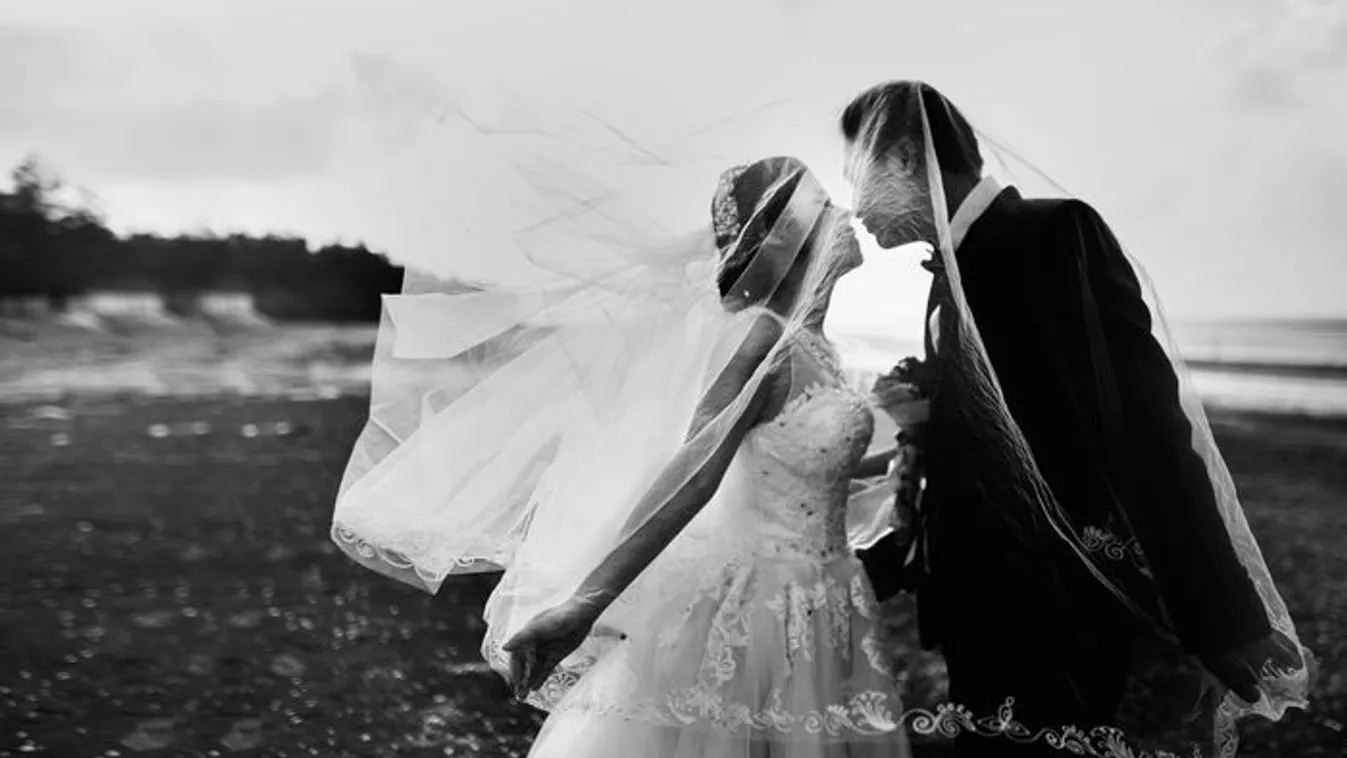 Már az esküvőn kiderülhet, meddig marad együtt a pár