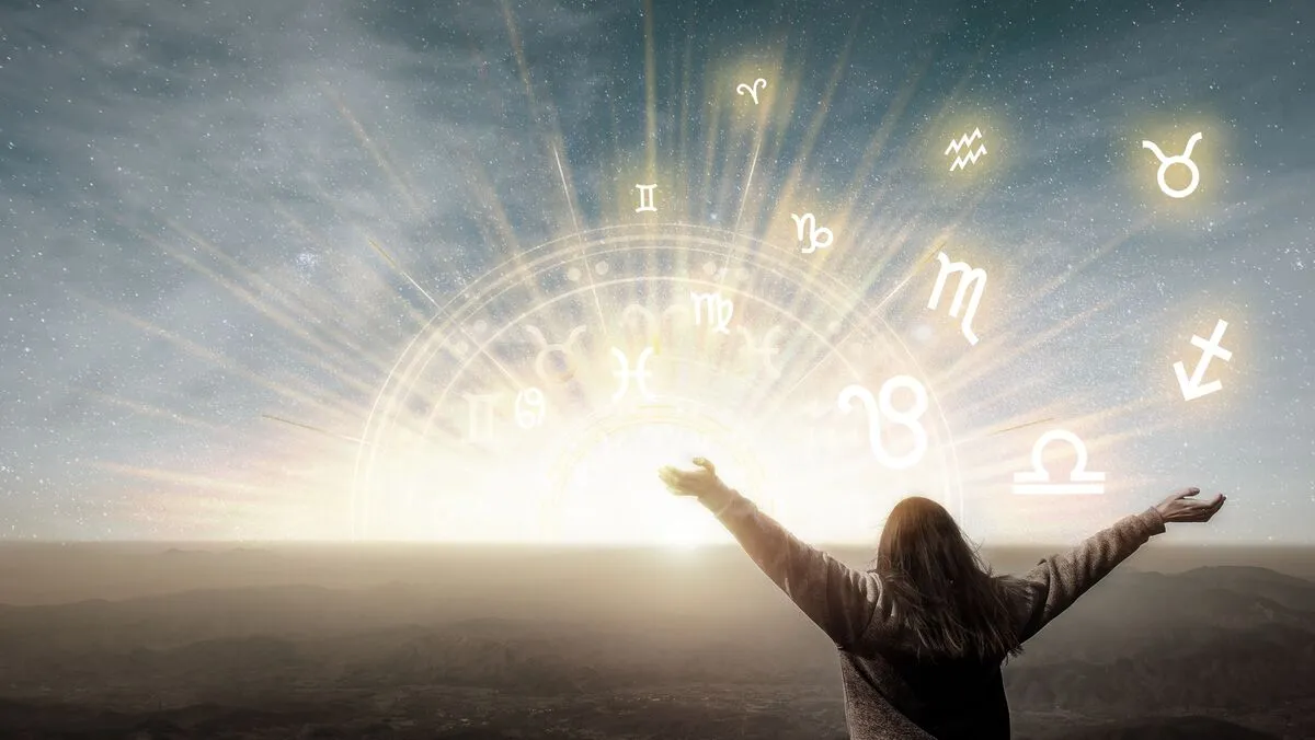 Horoszkóp: Szerencsét és gazdagságot hoz a Nap és Plútó kvadrátja.