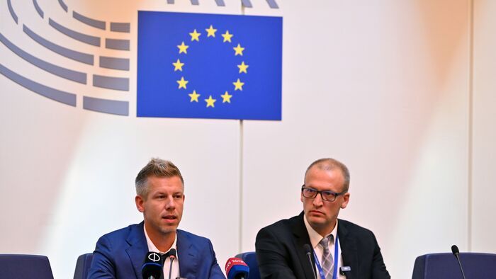 Magyar Péter és Tarr Zoltán az EP szégyenlistáján