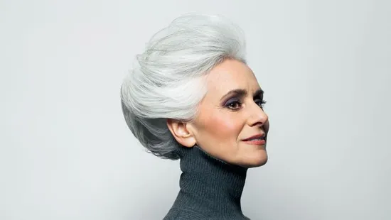 Te jó ég, tényleg egy lesz a divat? Visszatér a luxusnagyi haj