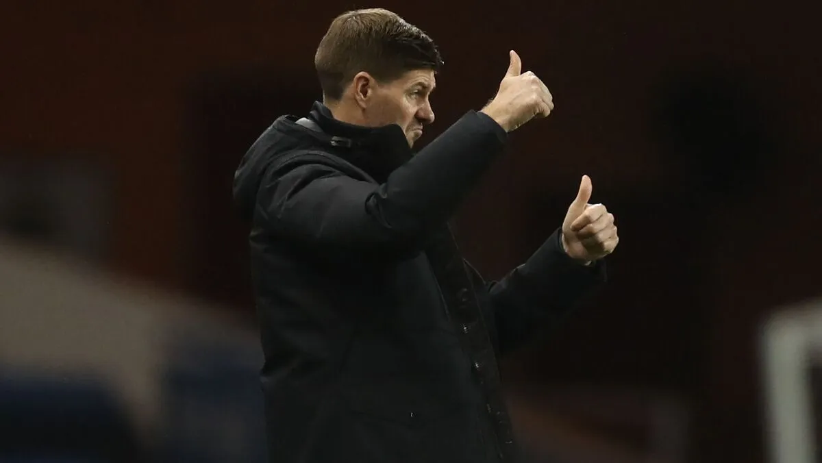 Steven Gerrard az egyik esélyes a Rangers kispadjára