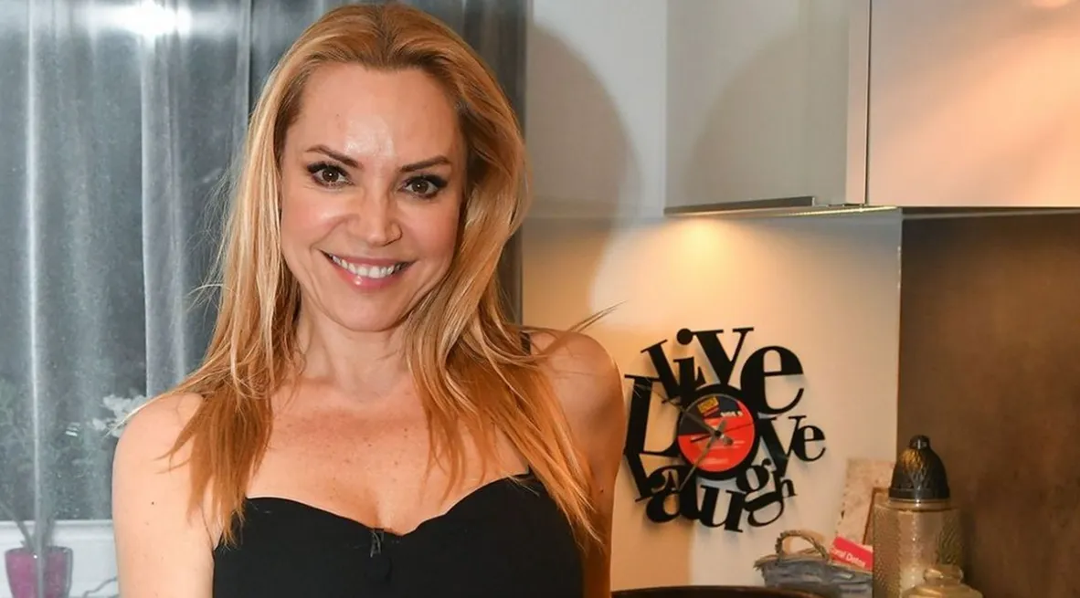 Sári Évi ismét Ibizán üdült.