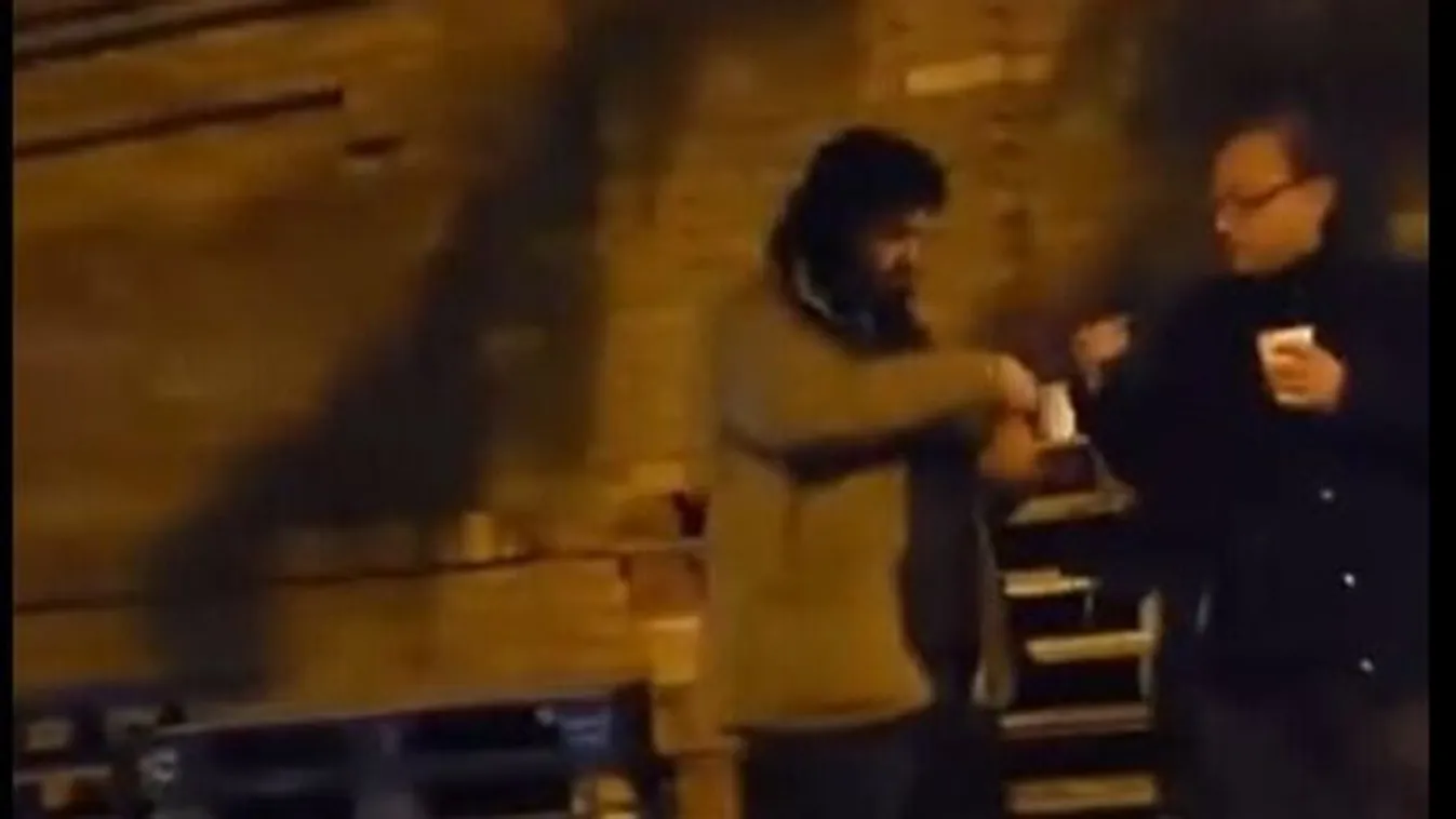 HELYREIGAZÍTÁS: Kólával melegít Puzsér, az álhírgyártók találkozójának főszervezője! Nem, nem az innivalóval – videó