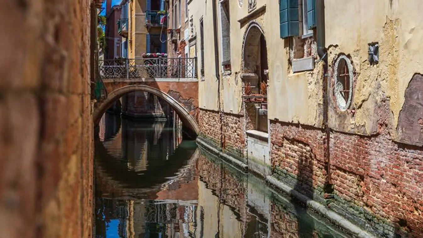 Csatornába esett a Google Térkép miatt egy turista