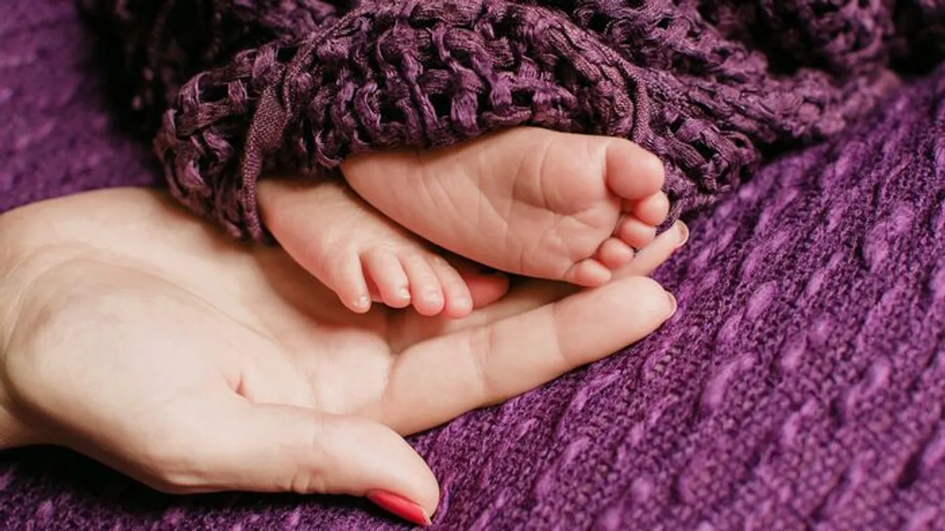 Nem bírt tovább várni: mentőben jött világra a kis Zétény