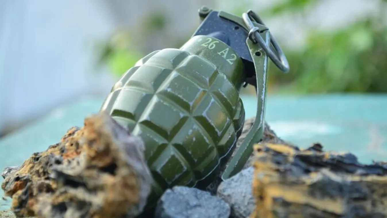 Éles gránátot talált egy kisfiú, majd bevitte a szüleinek