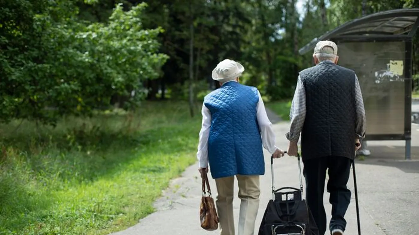 Jön a 14. havi nyugdíj! Már 2026-ban érkezhet a juttatás első részlete