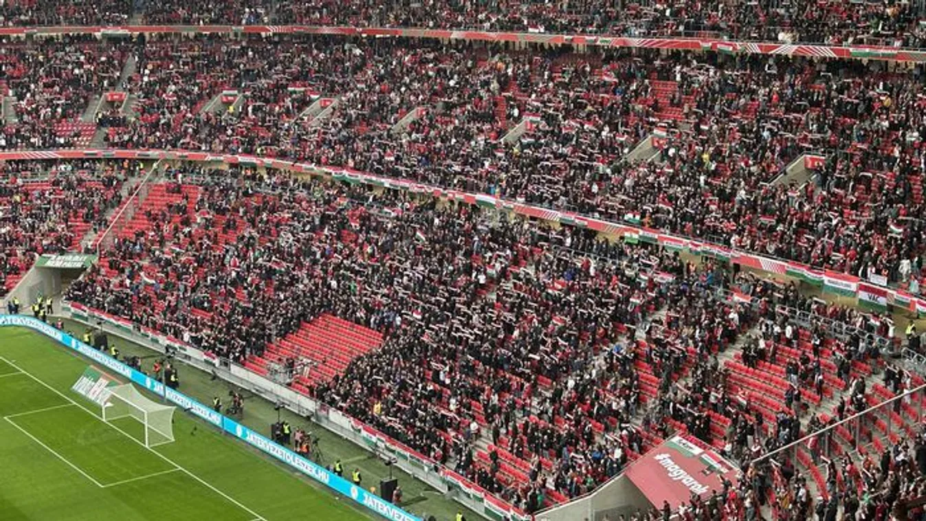 Már a válogatott meccs előtt tüntettek a szurkolók