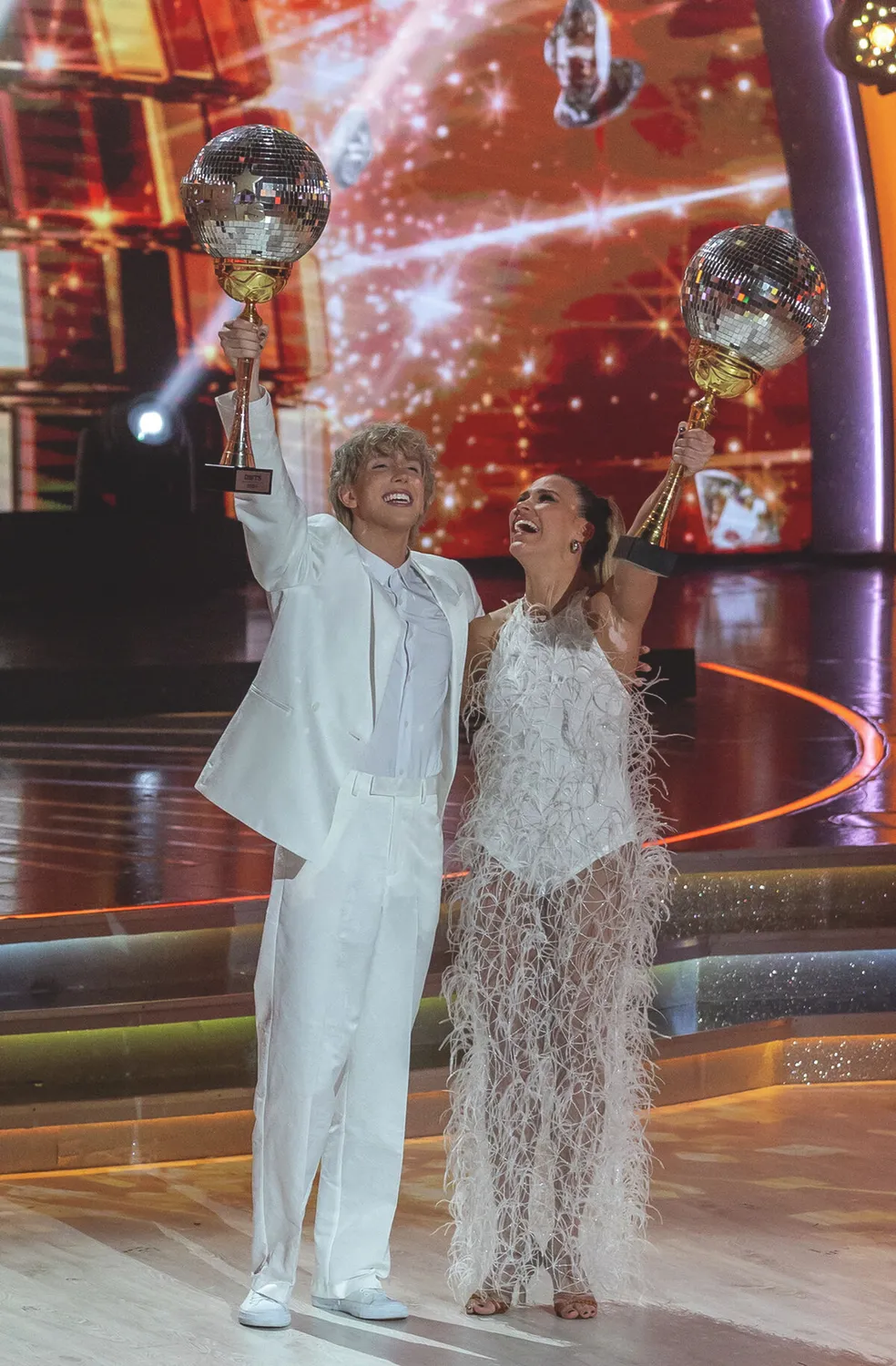 WhisperTon elsőként csapott le a karácsonyi dekorokra