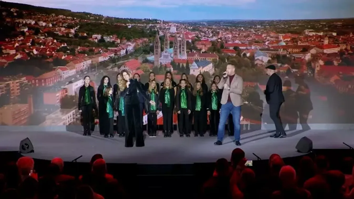 Curtis és Radics Gigi a Háborúellenes Gyűlésen léptek fel