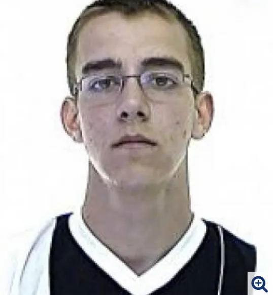 A 21 éve eltűnt István, édesanyja, bár haza várja, szíve mélyén érzi, hogy gyermeke már nem tér haza