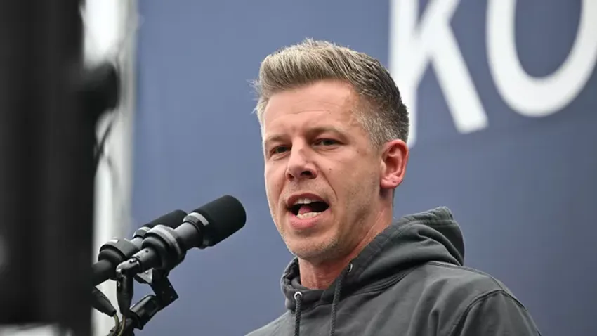 A Tisza durván csökkentené 2 millió munkavállaló keresetét