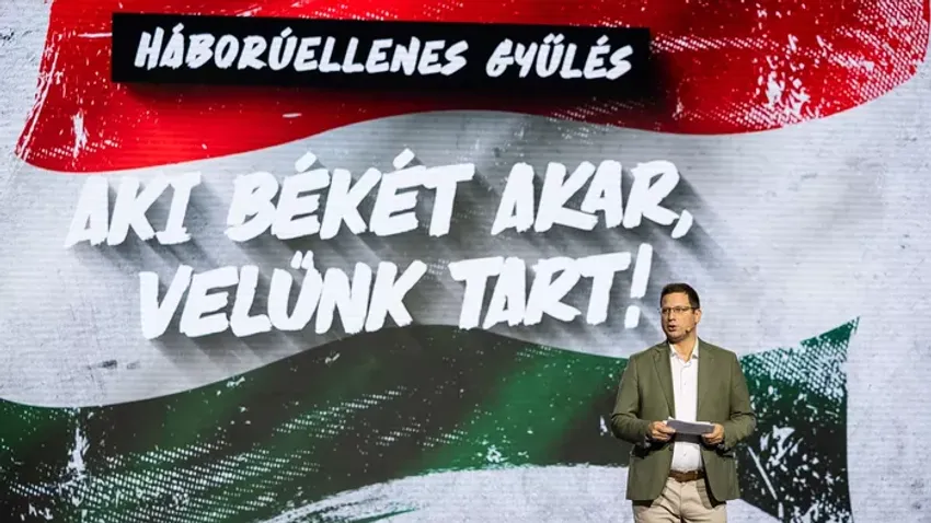 Gulyás: Csak mi tudjuk garantálni Magyarország békéjét