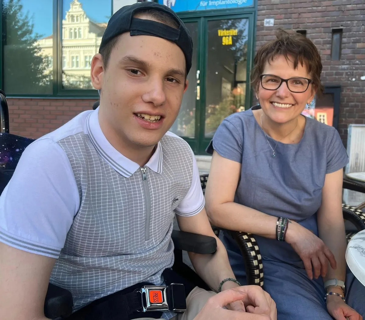 Borsodi Máté és édesanyja, Kránitz Mónika