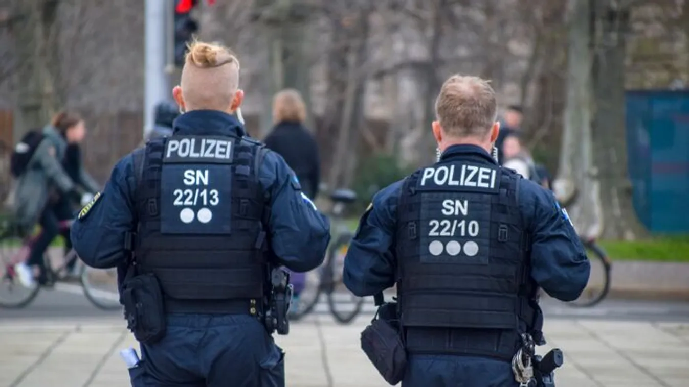 Véres horogkeresztek lepték el az utcákat Németországban!