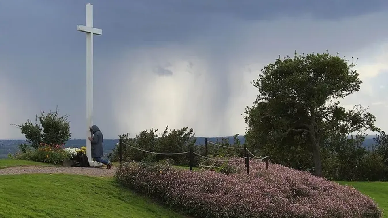 A Vatikán közölte: nem jelent meg Jézus Franciaországban