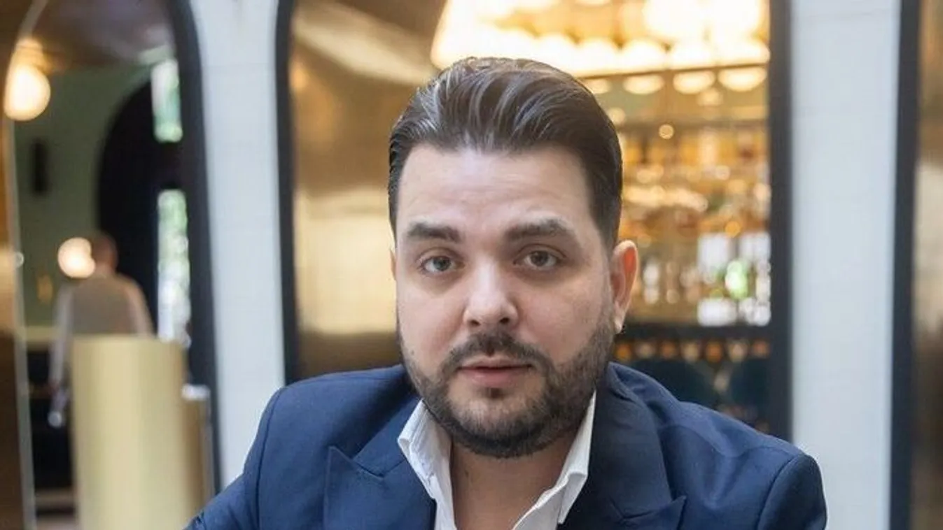 Szenzáció: 20 év után találkozik újra fiával a TV2 sztárja