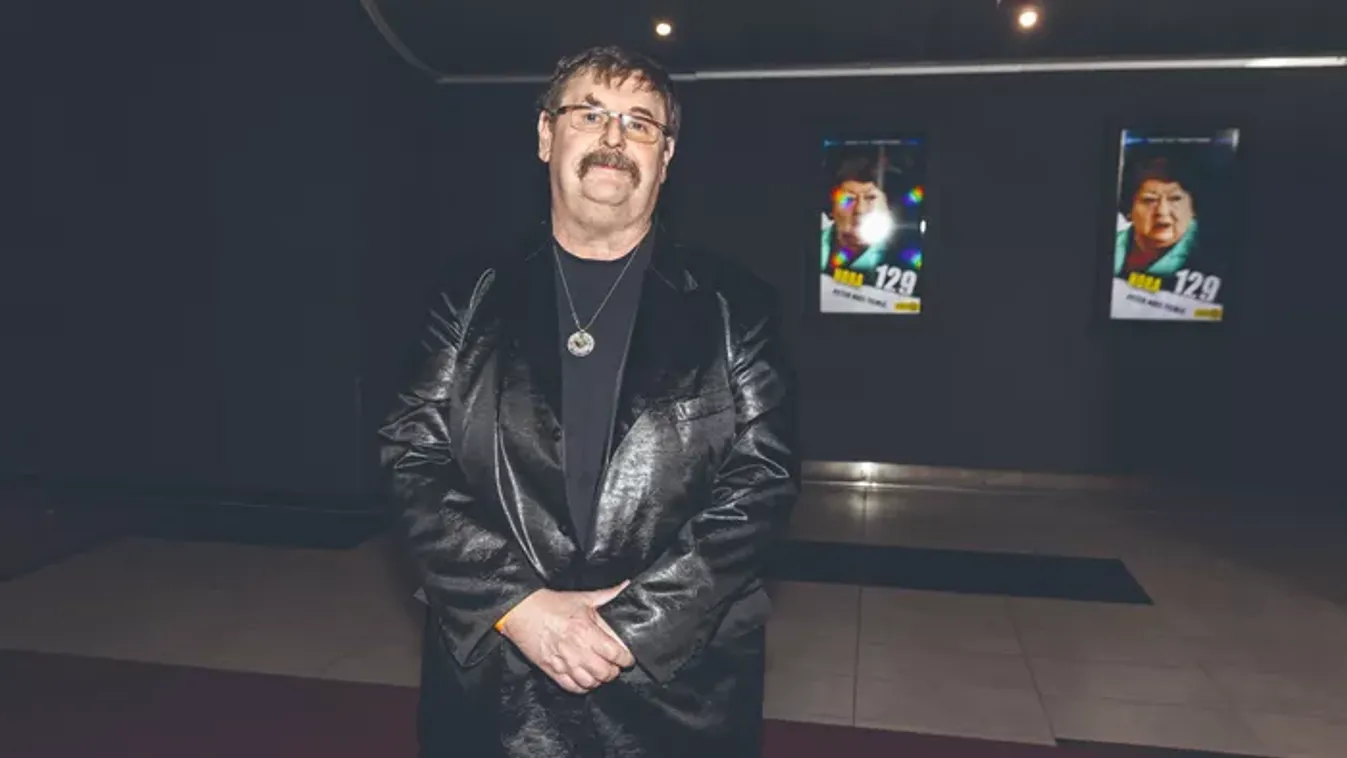 Kovi nagy bejelentéssel robbant be