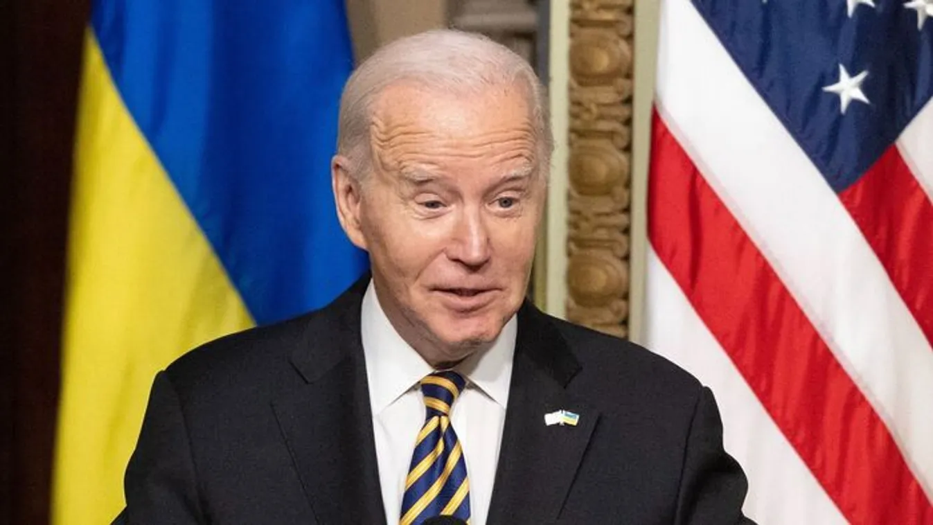 Biden kezet nyújt a Tisza 106 egyéni jelöltjének