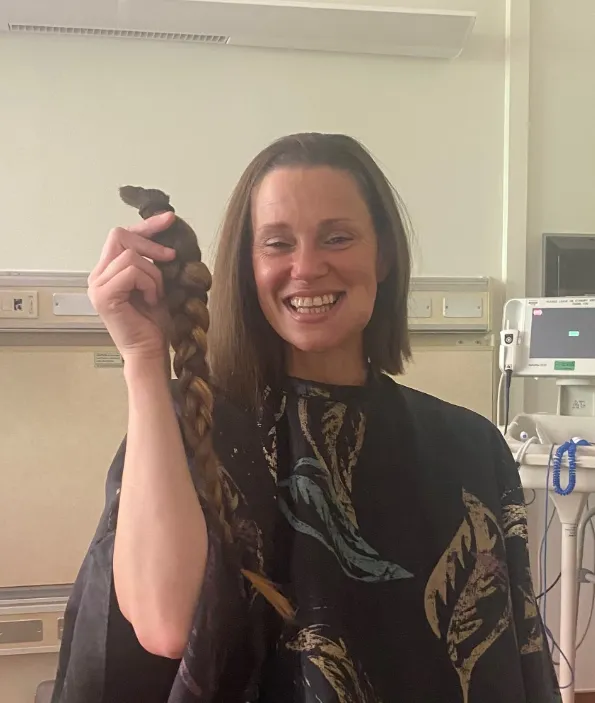 Gyerekeknek ajánlotta fel haját Nancy Major, miután halálos diagnózist kapott