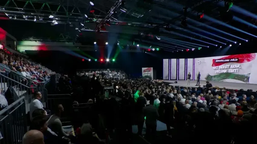 Itt követheted a Háborúellenes Gyűlést