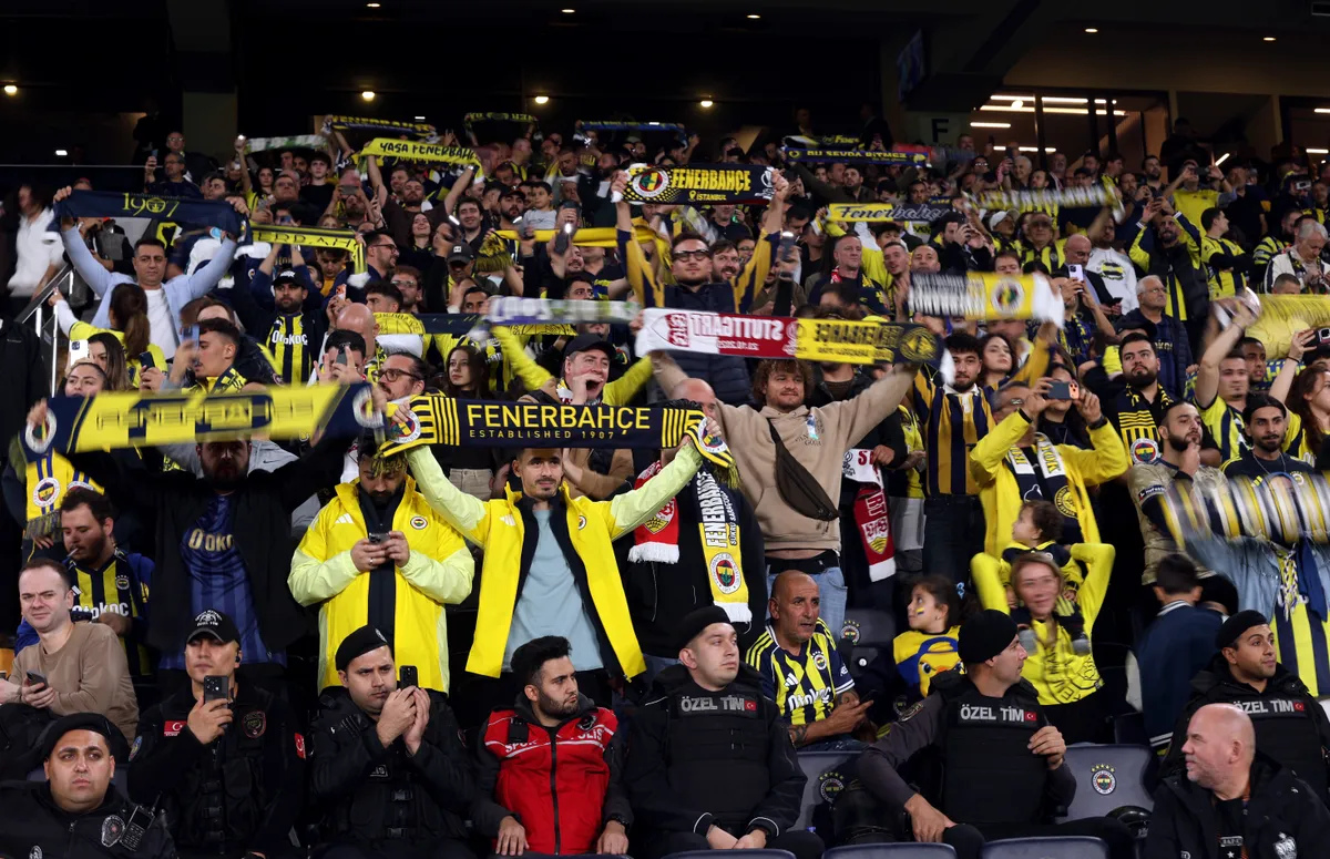 pokoli hangulat vár Robbie Keane fiaira a Fenerbahce-FTC találkozón 