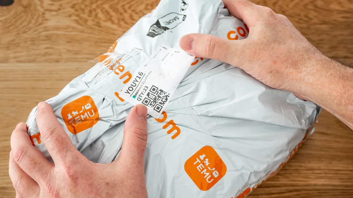 Megdrágulnak jövőre a külföldről rendelt csomagok. Mutatjuk az okát!