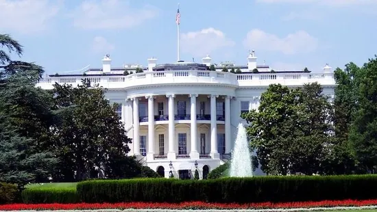 Így lehet bejutni a Fehér Ház hátsó bejáratán