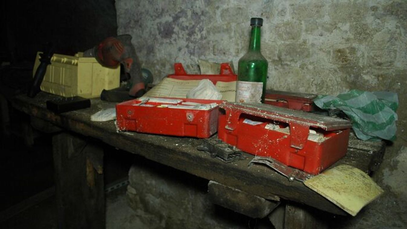 Titkos rejtekhelyet találtak egy budai villa alatt - nem hiszed el, hogy mit találtak benne