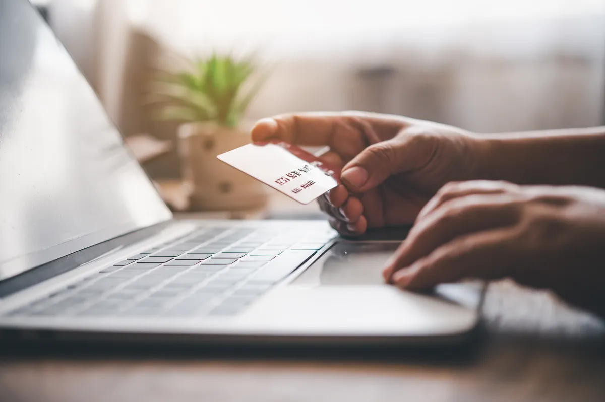 Ez a gond a webshopos rendelésekkel a hatóság szerint.