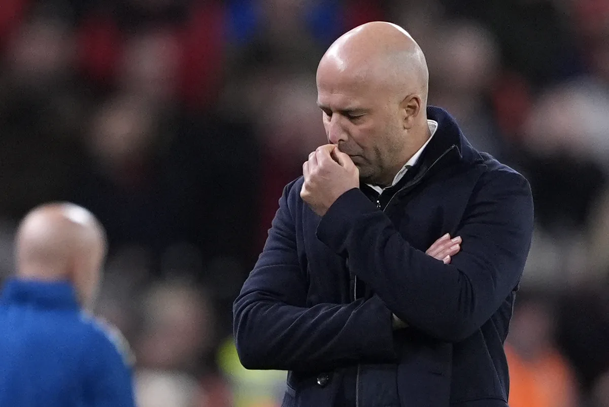 arne slot, liverpool edzője