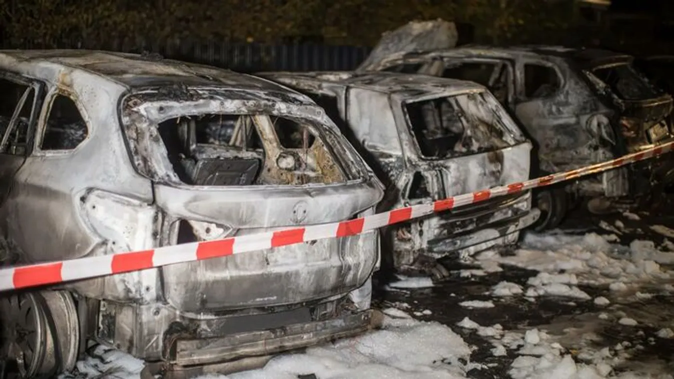 Antifa-terroristák felgyújtották egy AfD-s képviselő autóját