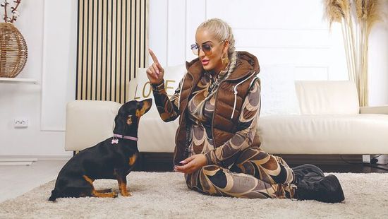 Ilyen aranyos Suzy házikedvence