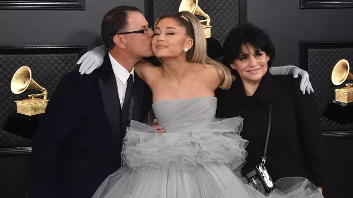 Rajongó rontott Ariana Grandéra - Videó!