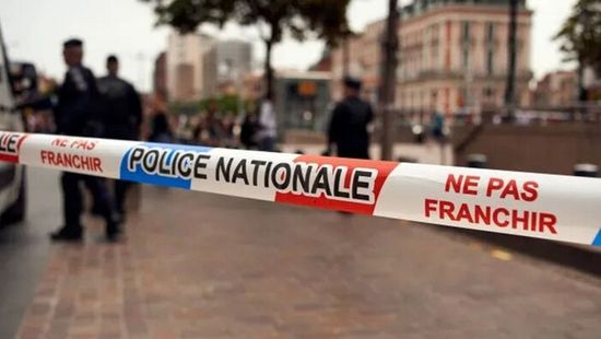 Franciaország: "Allahu Akbar" felkiáltással hajtott a tömegbe egy feltételezett terrorista