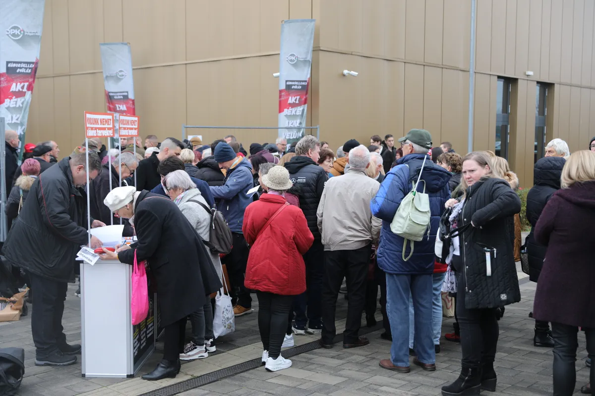 Háborúellenes Gyűlés Győrben