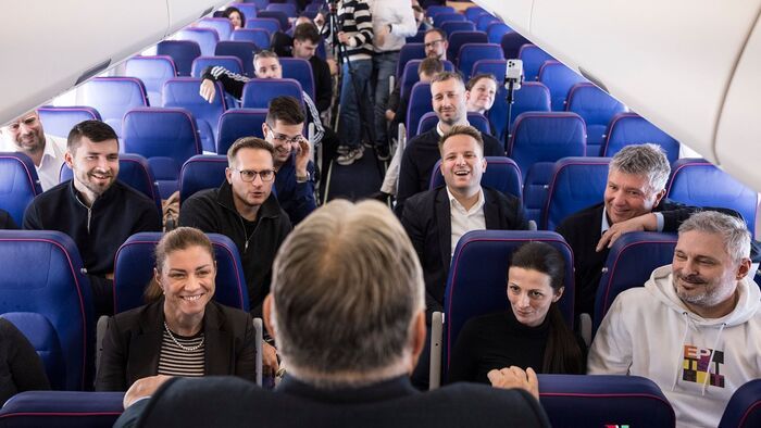 Orbán Viktor: Repülőinfó, második menet