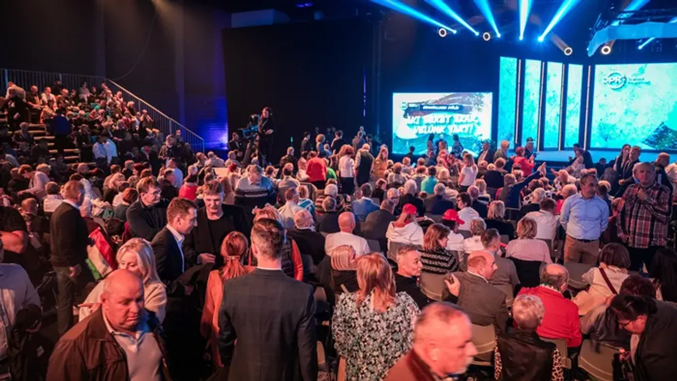 Orbán Viktor így látta az első Háborúellenes Gyűlést