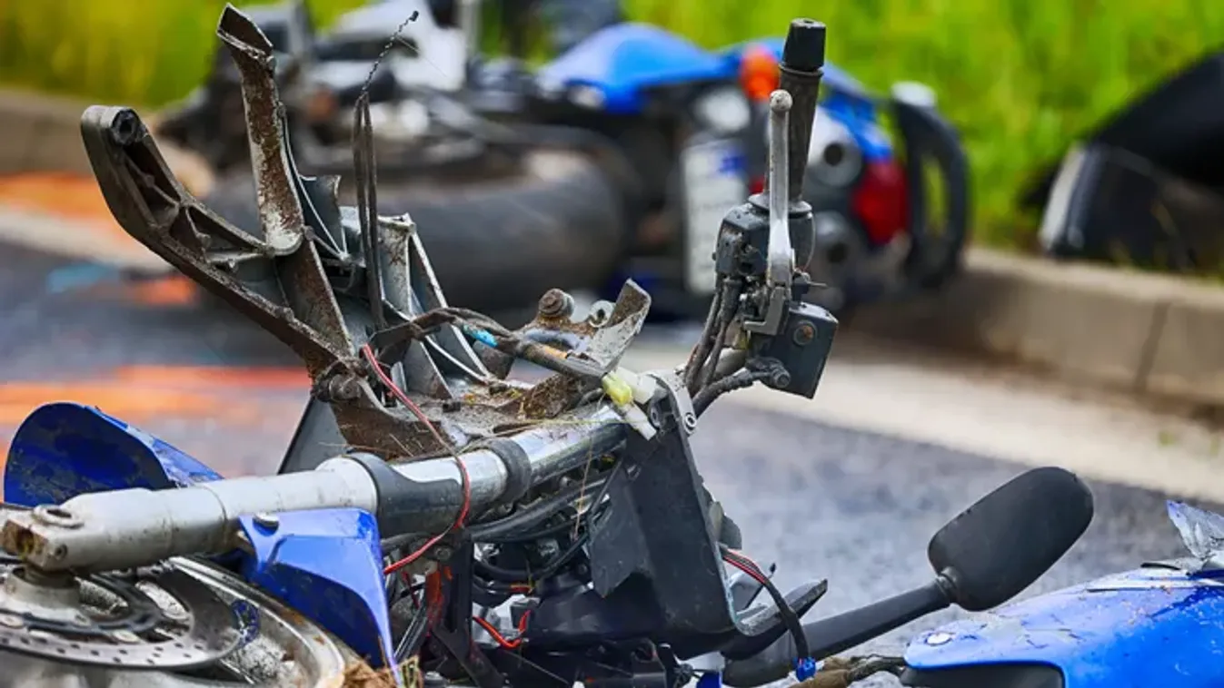 Egy teherautó kerekei alá esett az influenszer