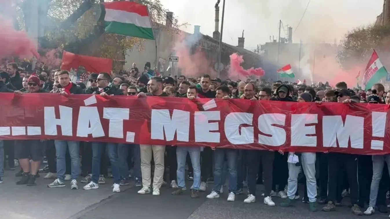 Így vonultak a szurkolók a Puskás Arénába